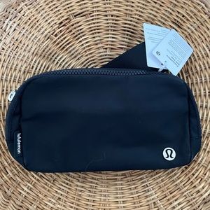 NEW Lululemon Everywhere Belt Bag Black